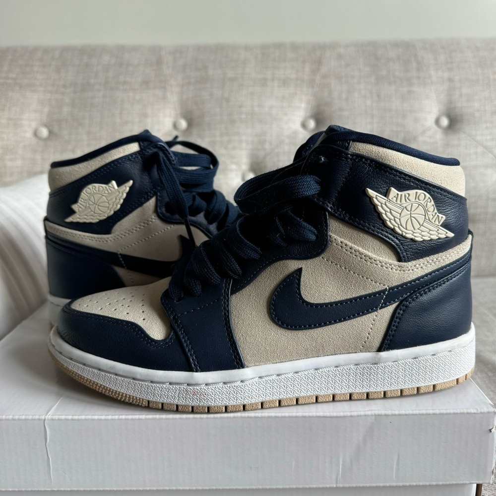 Women’s Air Jordan 1 Retro Premium Midnight Navy Light Cream